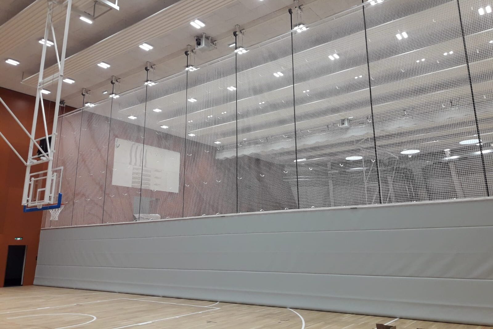 trennvorhang-netz-schweigersport